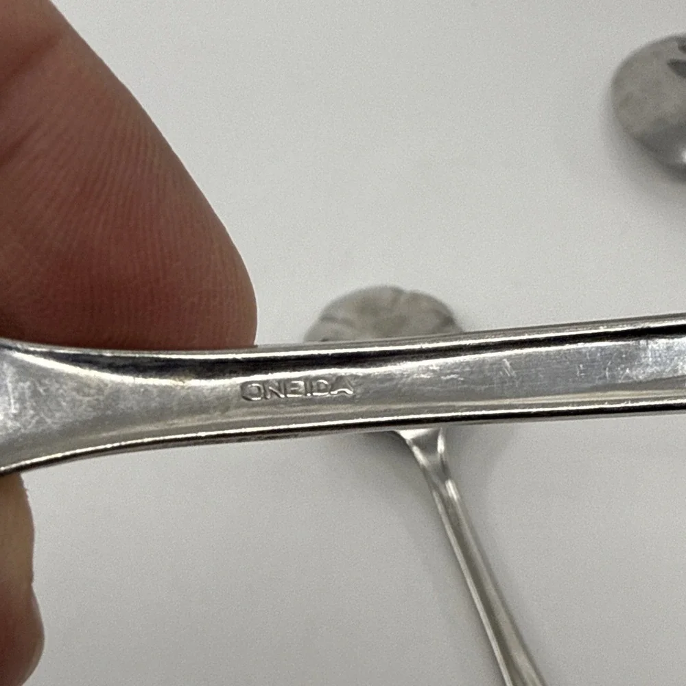Oneida LEANDER Stainless 3 Pc Serving Spoon Utensils Heirloom Glossy 8.5